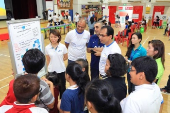 A team of students presenting their ideas to judges from SABIC and the FSCs.